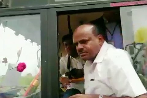 Will Karnataka govt survive? 13 JD(S)-Cong MLAs line up outside Speaker’s office to resign