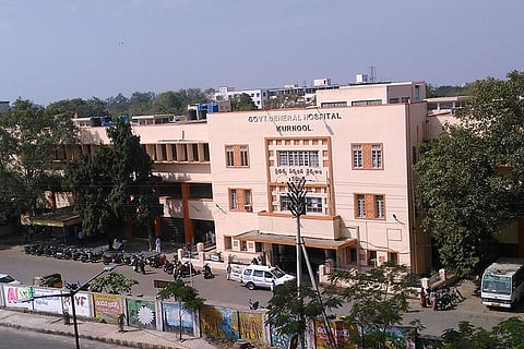 For turning up late, 50 doctors in Andhra's Kurnool General Hospital get memo