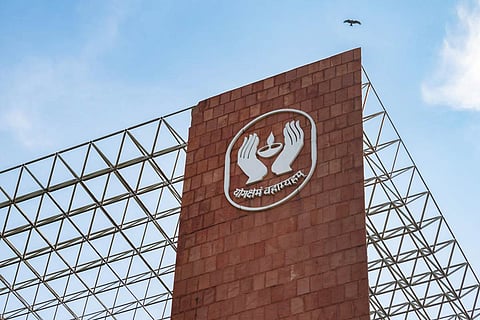LIC logo