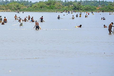 Representative image of a lake in Ranga Reddy district: Tragedy in Telangana, man drowns along with son and grandson who tried to save him 