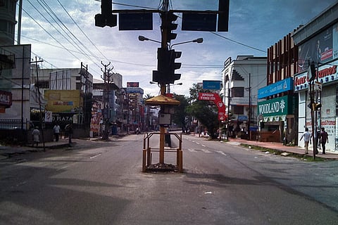 40 people out on a morning walk in Kochi arrested for violating lockdown, given bail
