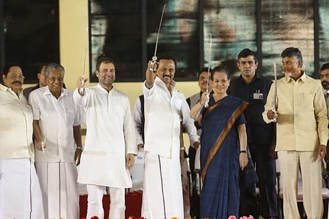 MK Stalin proposes Rahul Gandhi as PM candidate for 2019 to defeat fascism 