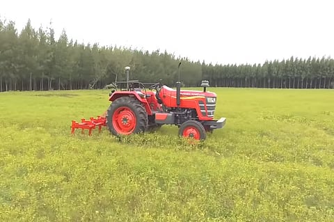 Mahindra unveils driverless tractors in India, to launch it in 2019