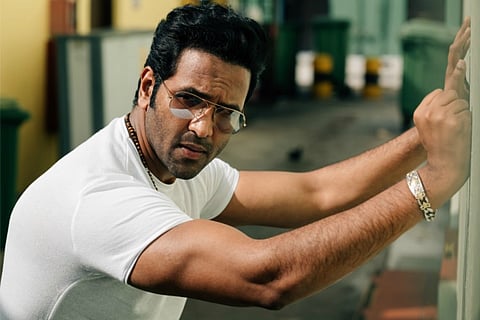 Manchu Vishnu begins filming sequence of 'Mosagallu' in US