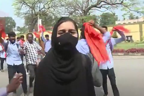 Lone girl in burqa heckled by saffron-clad students in Mandya, walks away with dignity   