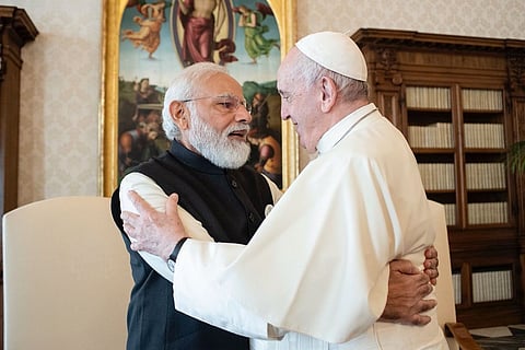 PM Modi embracing Pope Francis at the Vatican