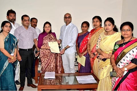 NCW team reaches Andhra to probe manhandling of women protesters in Amaravati 