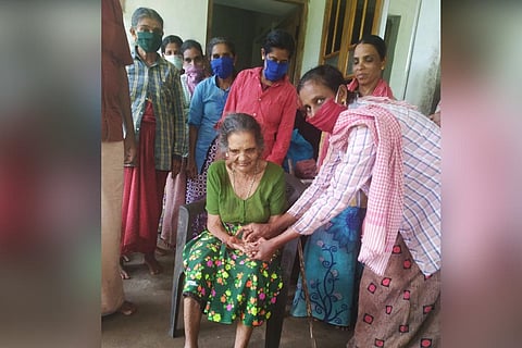 MGNREGA workers unearth Kerala woman’s gold earring lost 20 years ago