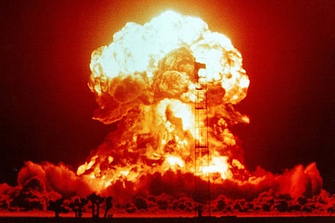 What happens if India and Pakistan both fire nuclear warheads at each other?