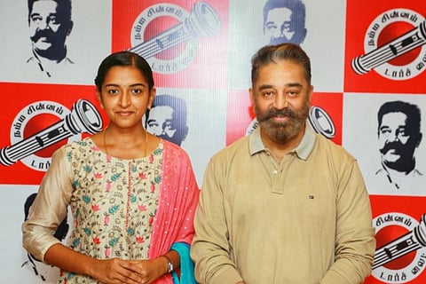 Makkal Needhi Maiam Maduravoyal candidate Padma Priya with MNM founder Kamal Haasan