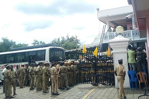 Orthodox faction can conduct service at St Mary’s Piravom Church on Sunday: Kerala HC