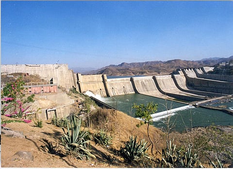 Andhra to complete Polavaram project by 2018, governor says