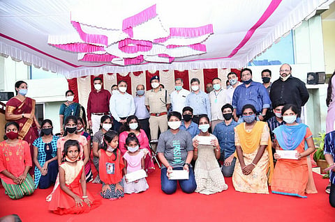Children of deceased police personnel in Chennai get funds for education