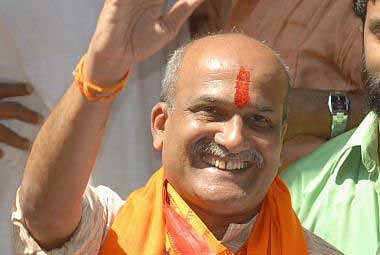 Muthalik upset that RSS which taught him to attack pub, doesn't support "real Hindutva" anymore