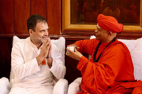Rahul Gandhi with seer Shivamurthy Muruga Sharana 