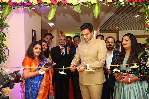 Mysore Maharaja inaugurating floor of Rainbow Hospitals