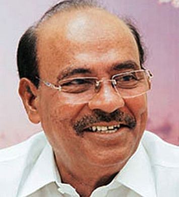 Ban officials from joining parties post retirement: Ramadoss
