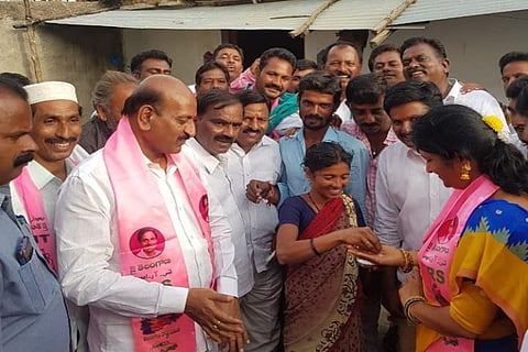 Trouble for TRS MLA Ravinder Reddy:  EC files police complaint against him