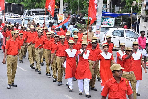 People gathered at the red shirt rally in Madurai 