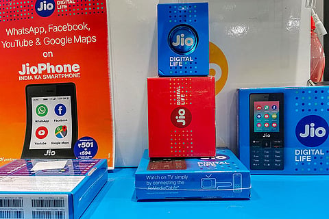 Jio announces ‘Happy New Year’ offer: Get unlimited services on recharge of Rs 2,020