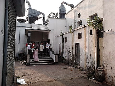 Rest not In Peace: Bengaluru crematoriums burn the dead together to deal with rush