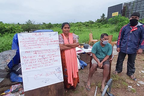 Santhi and children 