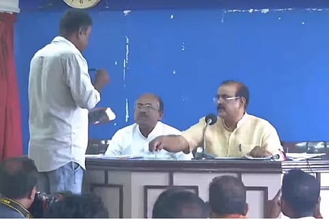 ‘Are you drunk?’: Former Kerala DGP’s boorish behaviour to journalist
