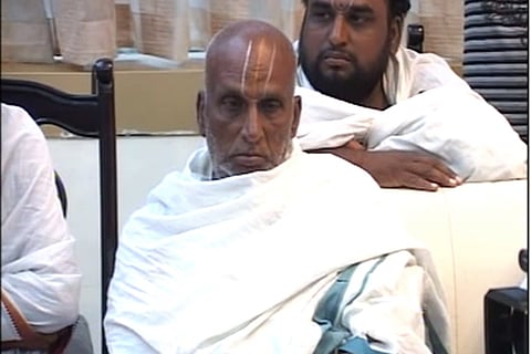 Tirupati temple's former chief priest Srinivasa Dikshitulu passes away due to COVID-19