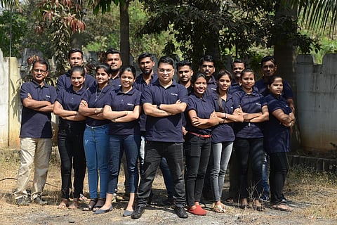AUTO i CARE team