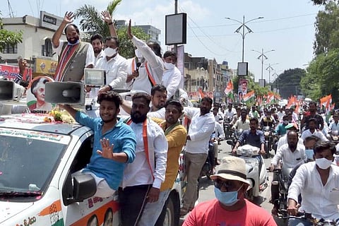 Telangana Congress chief Uttam Kumar Reddy during a road-show 