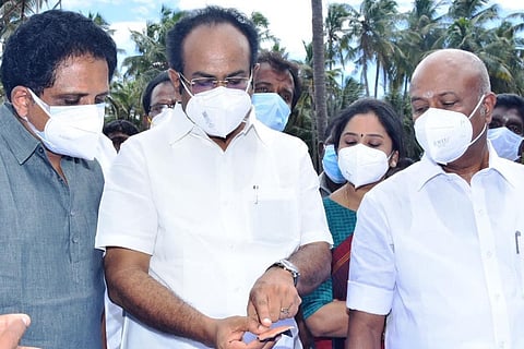 Minister Thangam Thennarasu inspects Keezhadi