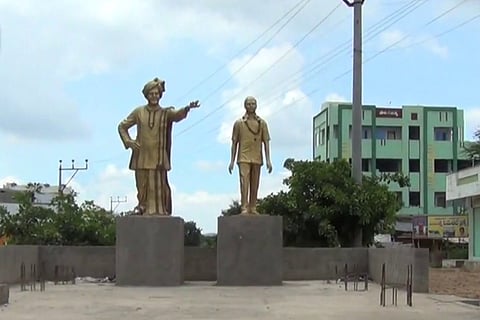 Statues of NTR and Paritala Ravindra in Vinukonda 