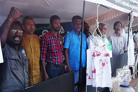 Punish DySp Sojan: Justice for Walayar Kids Forum demands on 3rd day of satyagraha 