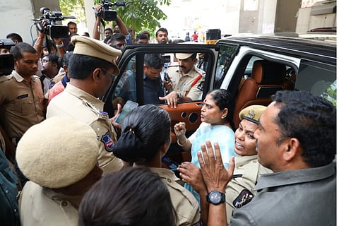 Y S Vijayamma along with the police
