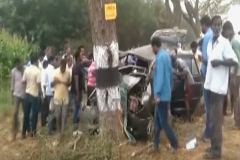 Five, including bridegroom, killed after their vehicle rams into tree in Telangana