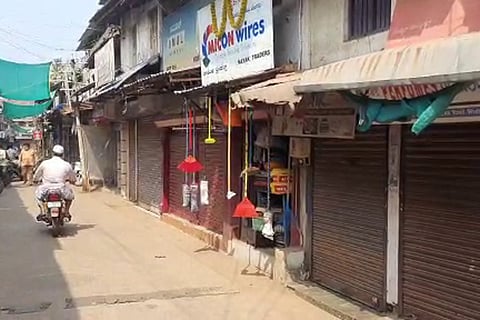 Shops closed in Bhatkal as part of bandh against hijab ruling: PFI workers in Bhatkal booked for allegedly enforcing bandh over hijab verdict