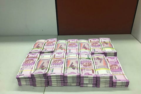 K’taka Min’s staffer caught with Rs 25 lakh unaccounted cash, sent to 3-day remand