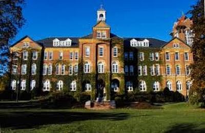Student to carry mattress around college until rapist quits school