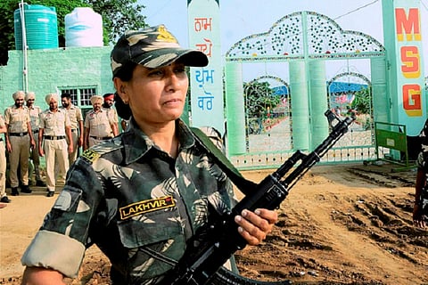 Army opens doors for women in military police