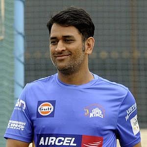 Dhoni retires from Test cricket, cites strain as reason 