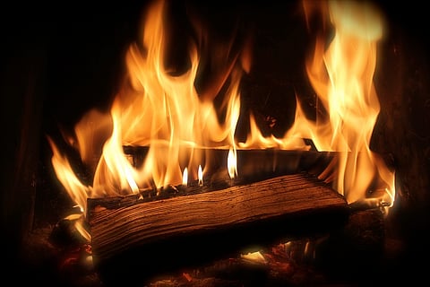 Kozhikode CPI (M) office set on fire by unknown attackers