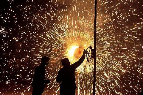 States can fix 2-hr time slot to burst crackers during Deepavali: SC modifies order