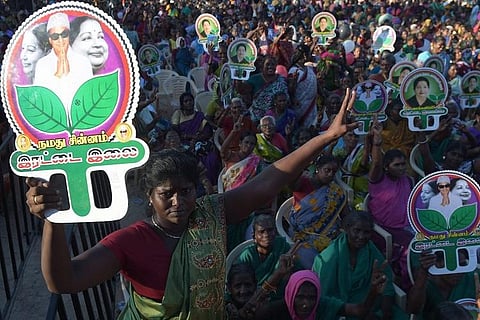 Madras HC asks EC to take a decision on AIADMK two leaves symbol by October 31