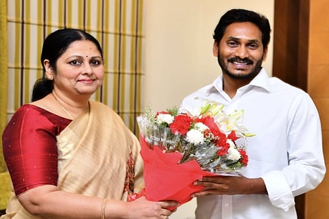 Popular Telugu actor Jayasudha officially joins YSRCP 