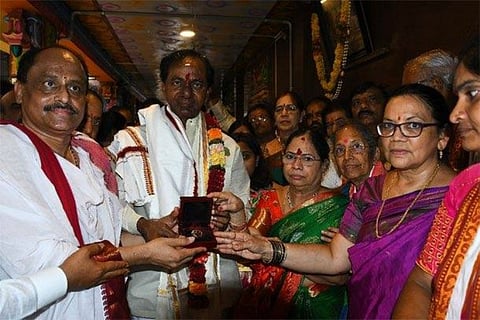 KCR offers prayers, donates nose stud to Kanaka Durga temple in Vijayawada