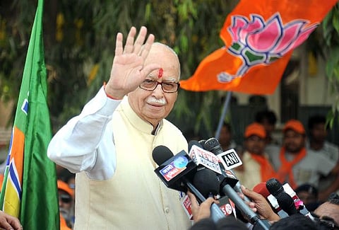 Upset at both houses being stuck, Advani says he feels like resigning