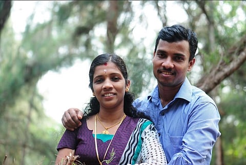 Nurse Lini's husband criticises Mullappally, Congress workers protest against him
