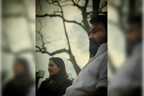 Prithviraj takes candid pic of Mohanlal and Manju Warrier on ‘Lucifer’ set
