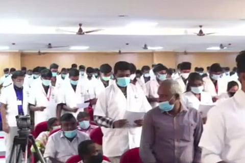 Students being administered the Maharshi Charak Shapath at Madurai Medical College
