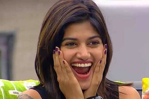 Oviya may be out of 'Bigg Boss' house, but 13k retweets prove TN still can’t get enough of her